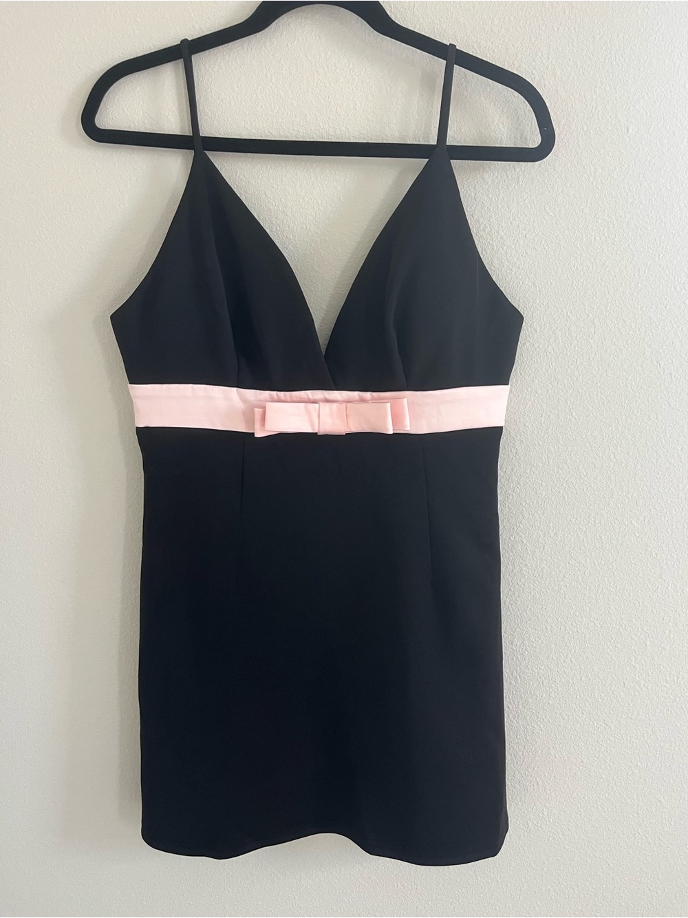 NWT Fashion Nova Bella’s Bow Black Mini Dress with Light Pink Waistband Bow Sz L